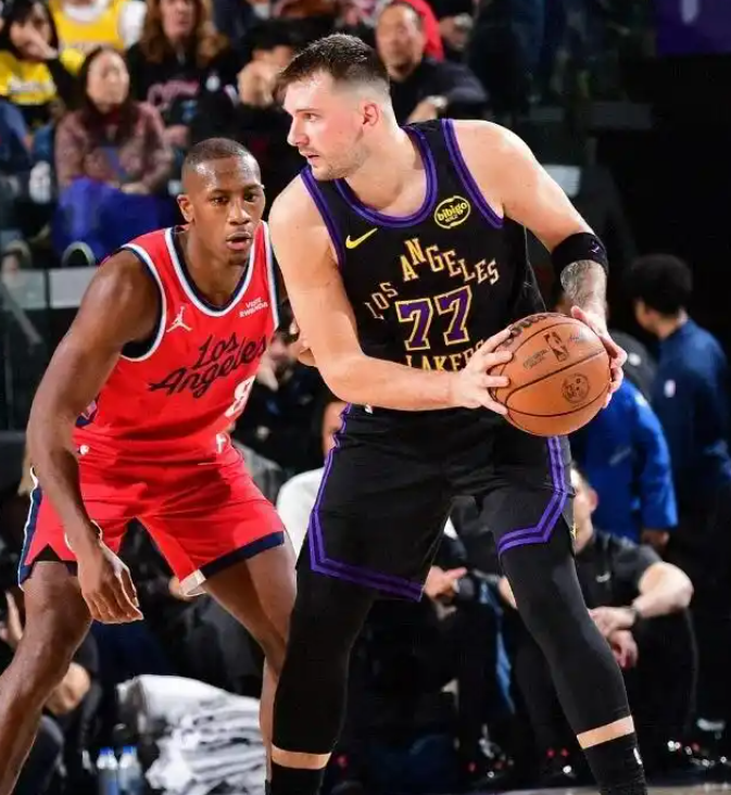 为什么感觉东子已经有巅峰老詹的8成实力了，但现在连拿个MVP都这么难呢？时代进步