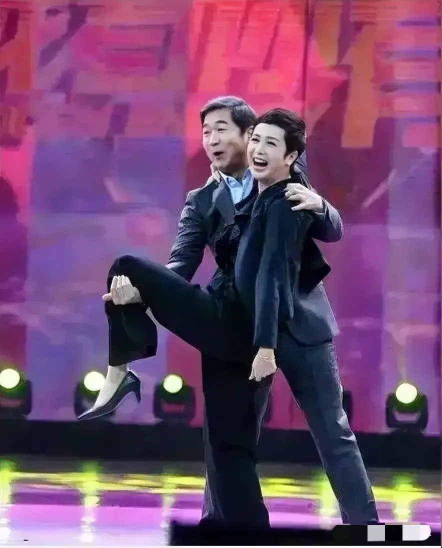 什么事情能让张国立这么开心
