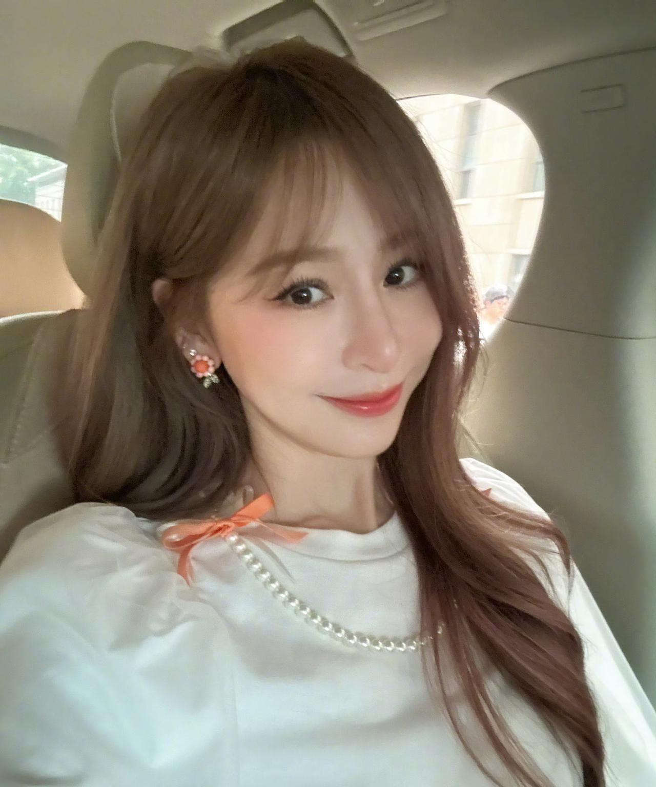 吴克群的前女友是何超莲
他豪门女婿都不当，原来是在等王心凌吗，也不是没有可能，毕
