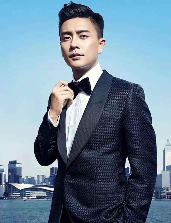 黄宗泽说，我可以没有下一代，没有自己的孩子。所以在死前，我会把所有的钱花完。他不