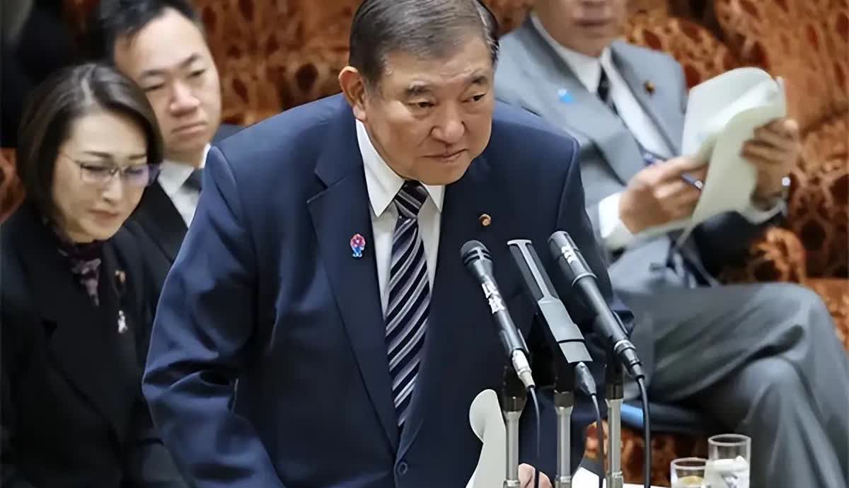 石破茂决定打破惯例，30年来第一次，中国等不到日本迟来的道歉
 
就在昨天，