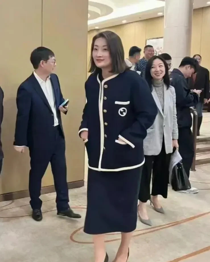 宗馥莉为何至今单身











哇，宗馥莉，娃哈哈的大公主，有钱有颜有