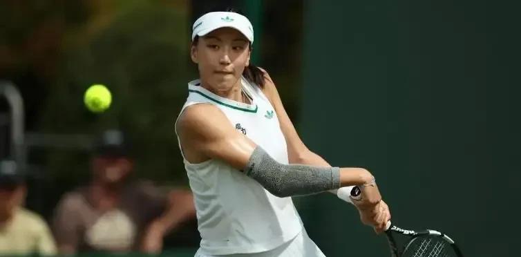 WTA250布拉格站：王欣瑜晋级16强
在捷克首都布拉格举行的WTA250赛事首