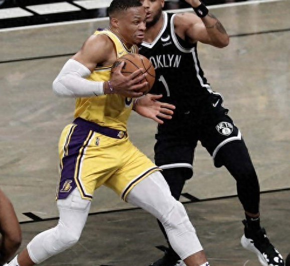 威斯布鲁克尴尬了！

利拉德、保罗重返老东家以后，有不少球迷呼吁雷霆签下队史第一