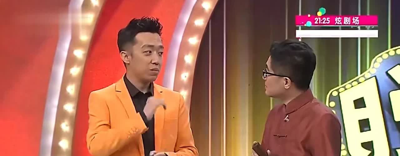 李菁回忆自己的师父师胜杰每次收徒弟都会给徒弟一个相同的礼物，应宁打趣：难道是酒？