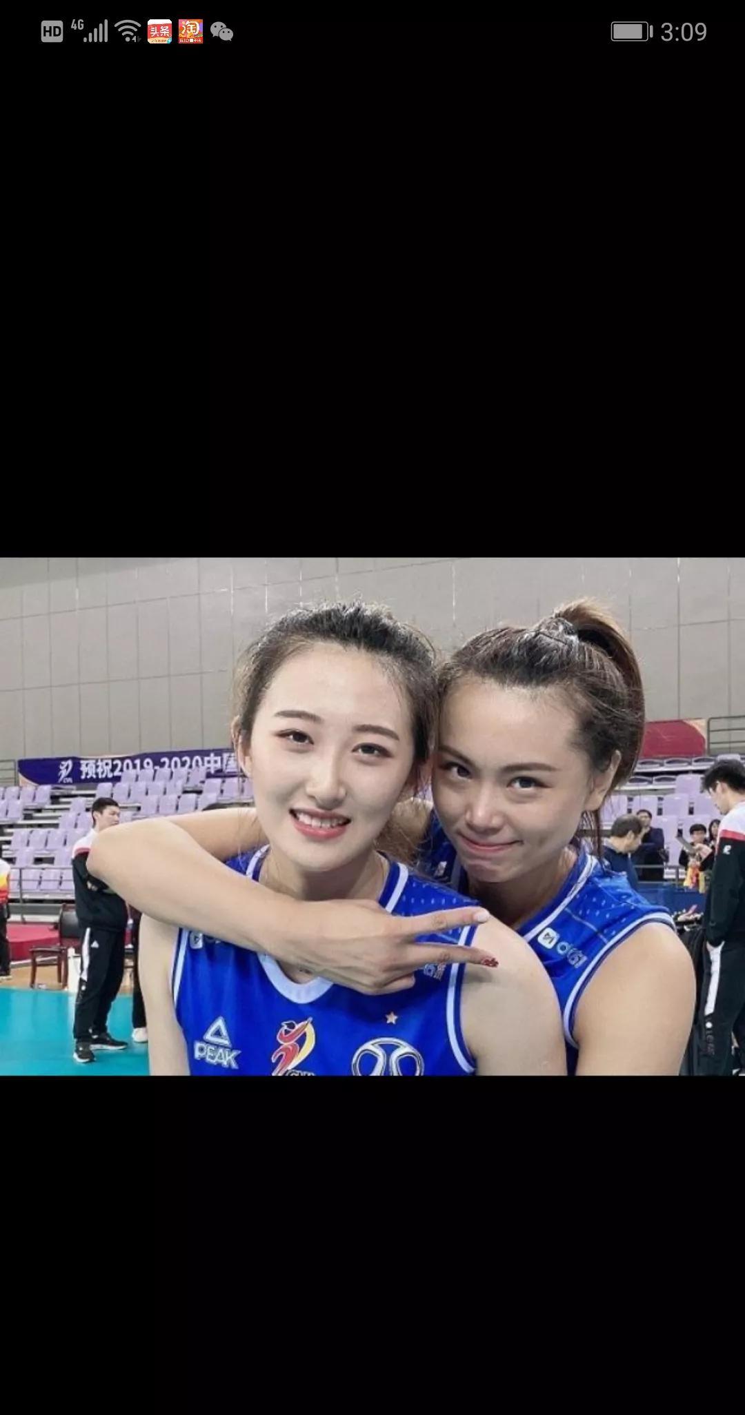 北京女排公布了联赛教练及队员名单。
外籍主教练和匡琦（中方主教练）双教练模式。