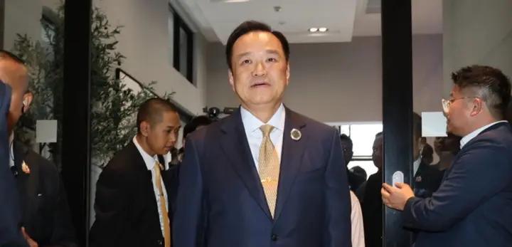 7日，泰国至少50名众议员向当选总理阿努廷发难了！
他们向众议长提交请愿书，由其