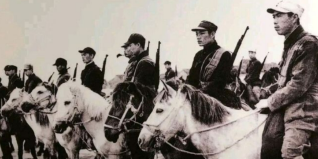 1949年，解放军部队被马家军重重包围，眼看就要全军覆灭，指挥官情急之下，直接对