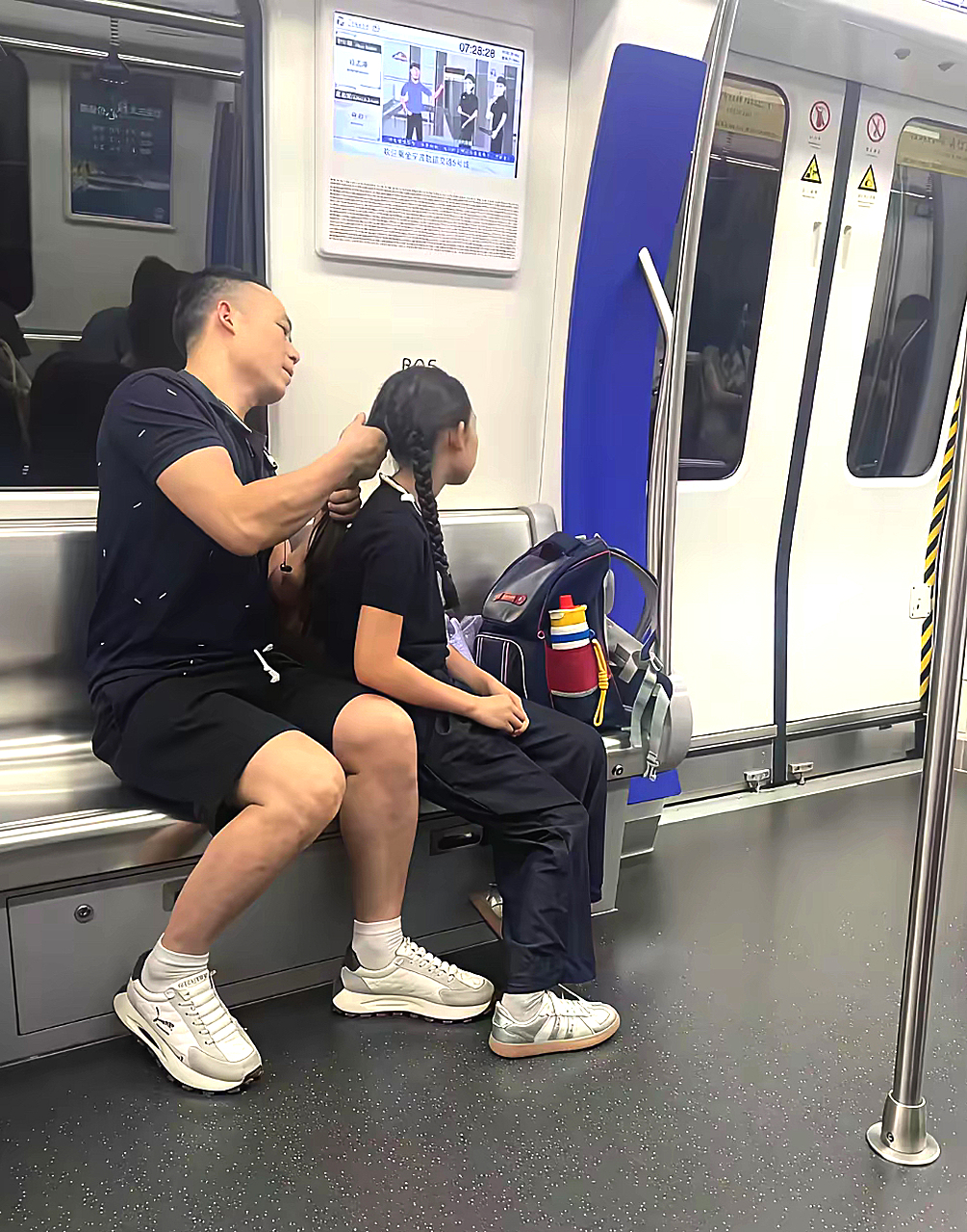 曾经的你也是位这样的爸爸