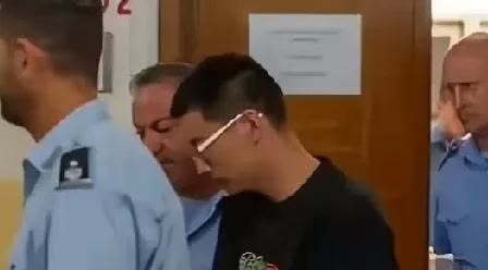 新婚夫妻意大利度蜜月，丈夫突遭逮捕卷入美国引渡案，中方紧急介入。
 徐泽伟是上