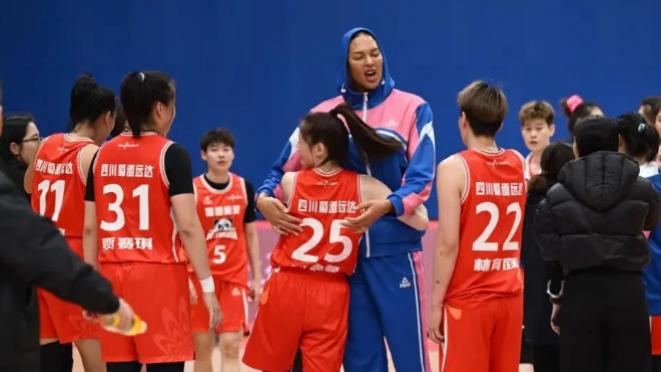 四川女篮晋级季后赛八强 主教练帕登：“最大的对手是自己”