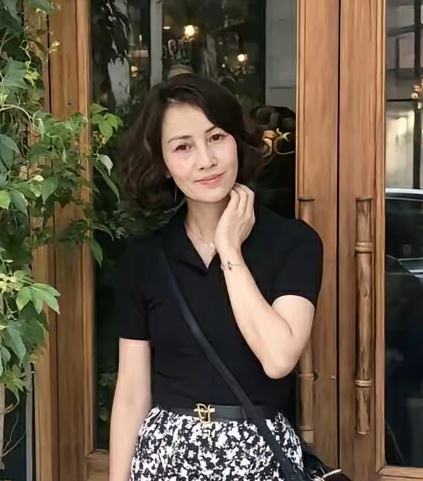 53岁了 还觉得自己很好看 真的吗