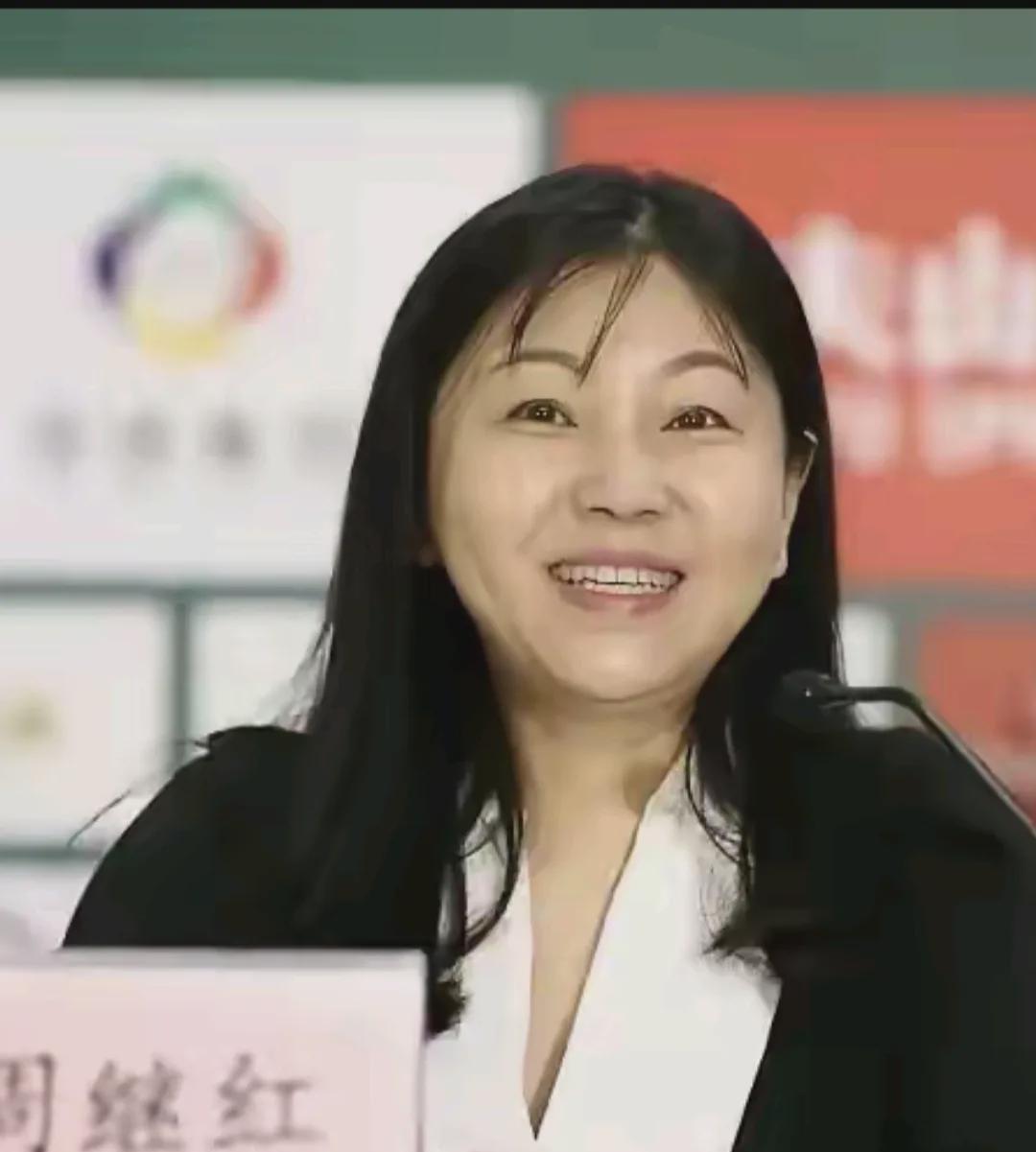周继红卸任对陈芋汐而言是件好事，日后陈芋汐战胜全红婵便不会再被指责是受到周继红的