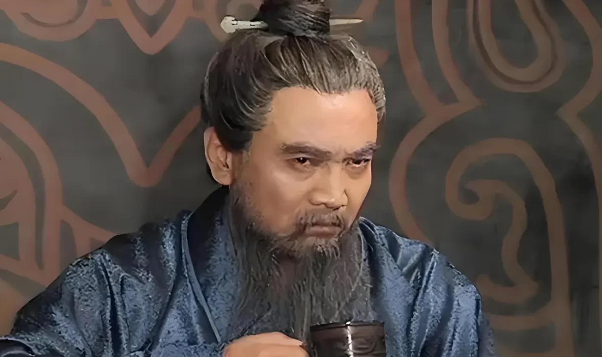 历史上那些原本是挚友，后来却水火不容的人：
1，曹操，陈宫。
2，曹操，袁绍。