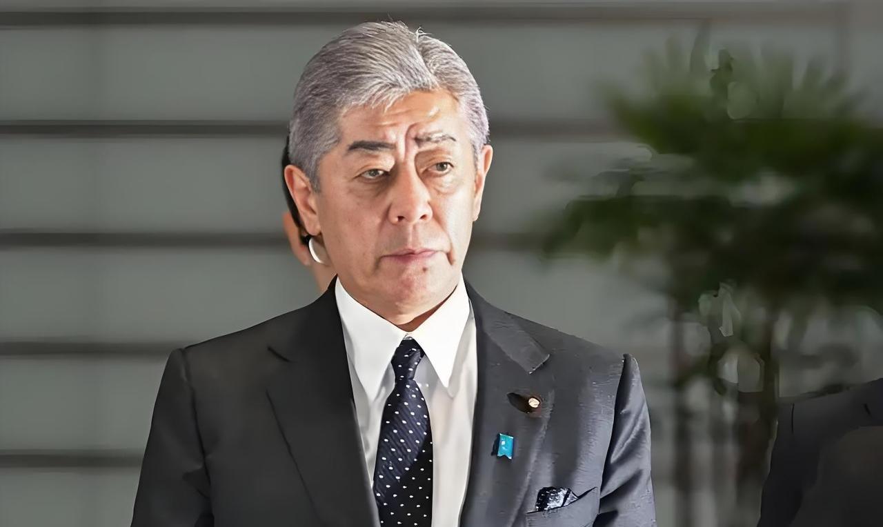 日本外相说不会承认巴勒斯坦国，结果被国内民众骂惨。22日内阁官房长解释，日本支持