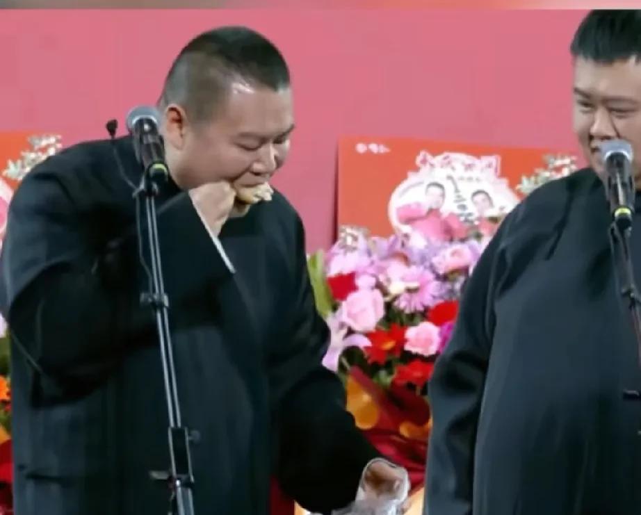 因为吃不惯家养的土鸡，说口感偏硬偏老，岳云鹏被南方的朋友骂上了热搜。好多人说北方