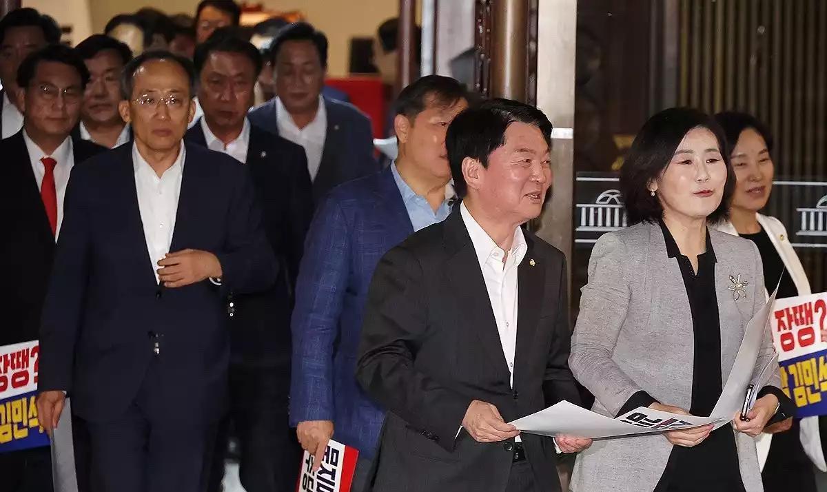 国民力量党“安氏革新委”即将登场：人事洗牌与路线之争箭在弦上
韩国国民力量党革新