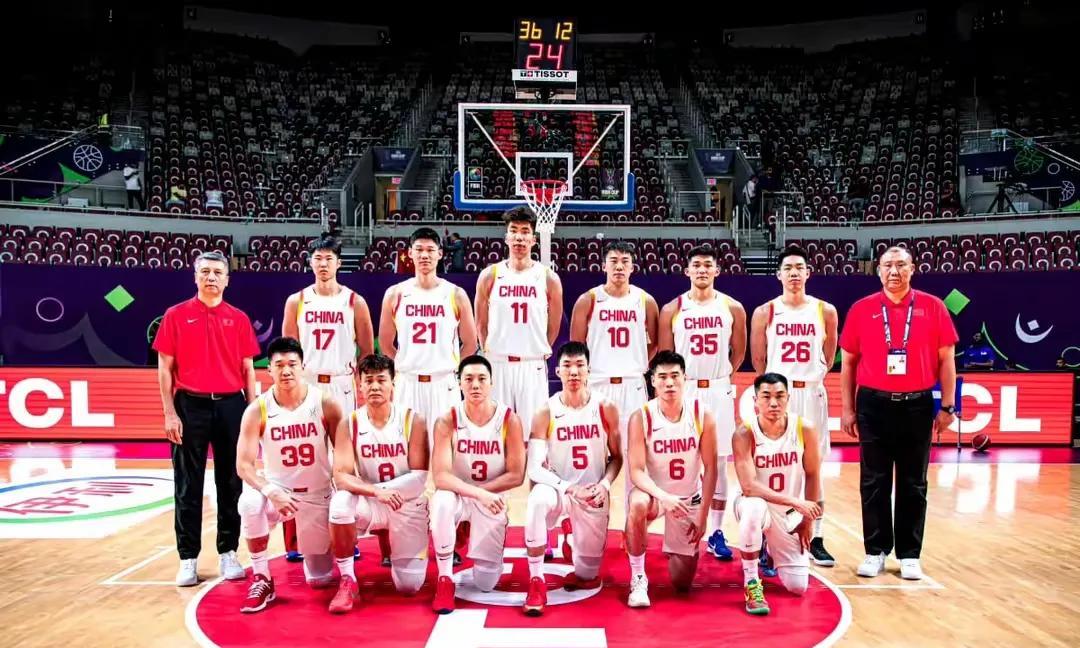 祝贺中国男篮在男篮亚洲杯上首战告捷，让球迷看到了一支年轻化、士气高、拼劲十足的球