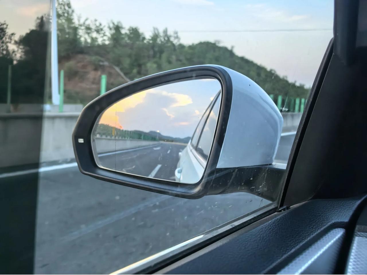 自媒体乱象下的所谓智驾测评：专业面具下的