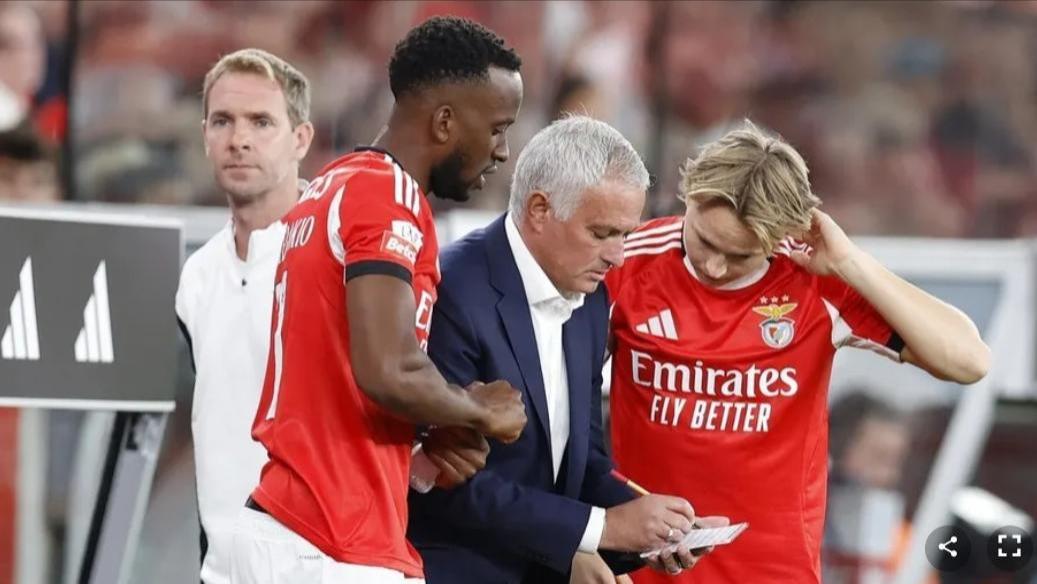 穆里尼奥遭遇FIFA病毒，迪马利亚替身肌肉不适，已经伤了三名主力