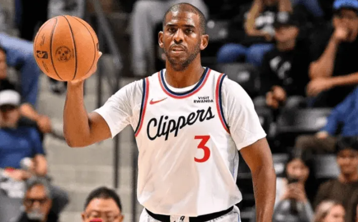 NBA季前赛，快船94-102不敌掘金。
赛后，据快船记者Farbod Esna