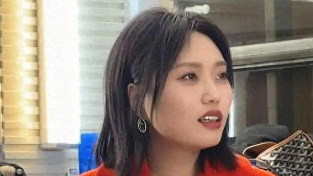 墙倒众人推！李雪琴评论区彻底失控，前老板曝光证据，只要她塌房