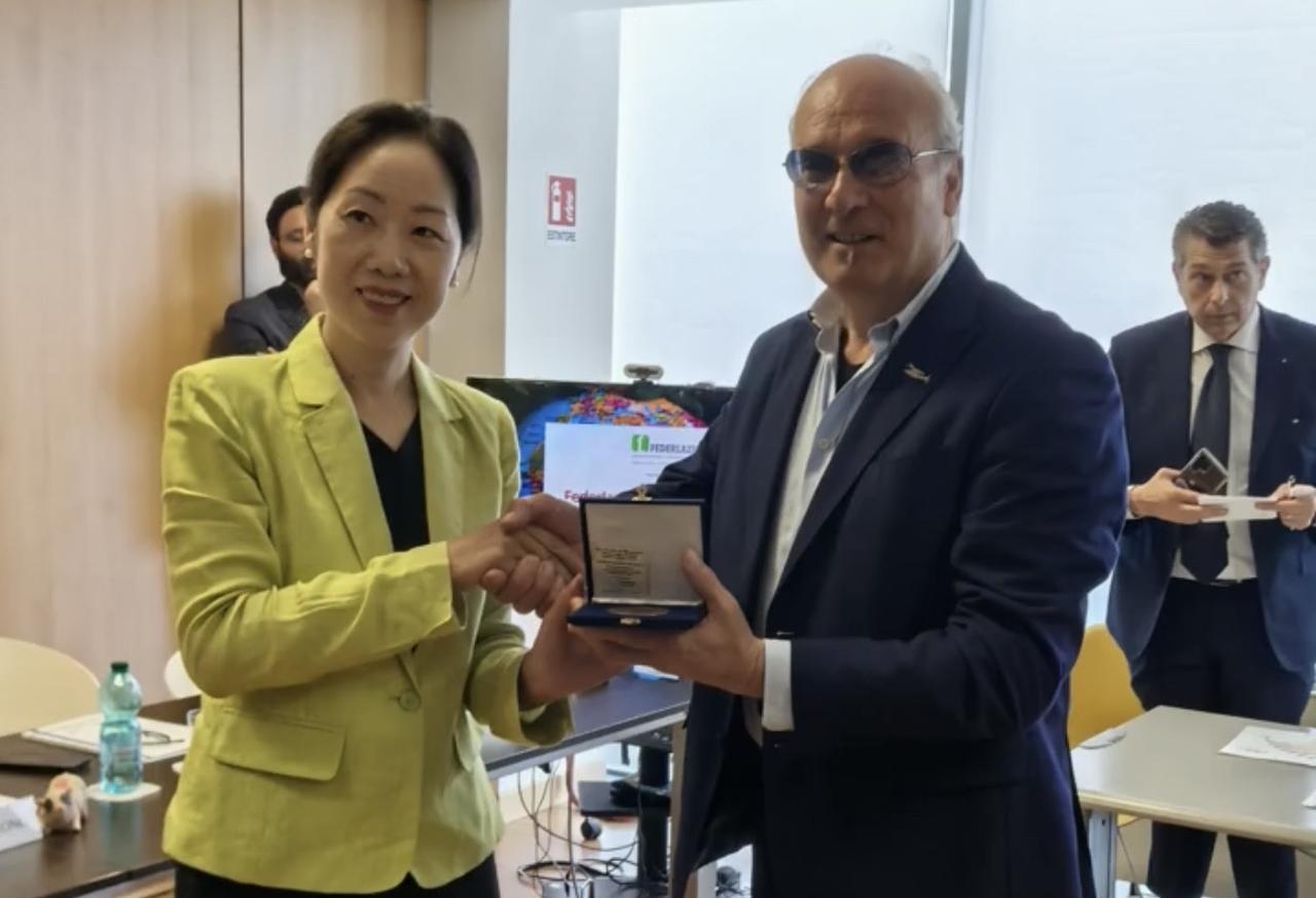 荣昌出海宣传！区长带队
为了能够进一步宣传荣昌文化，荣昌区长万容在意大利推荐荣昌