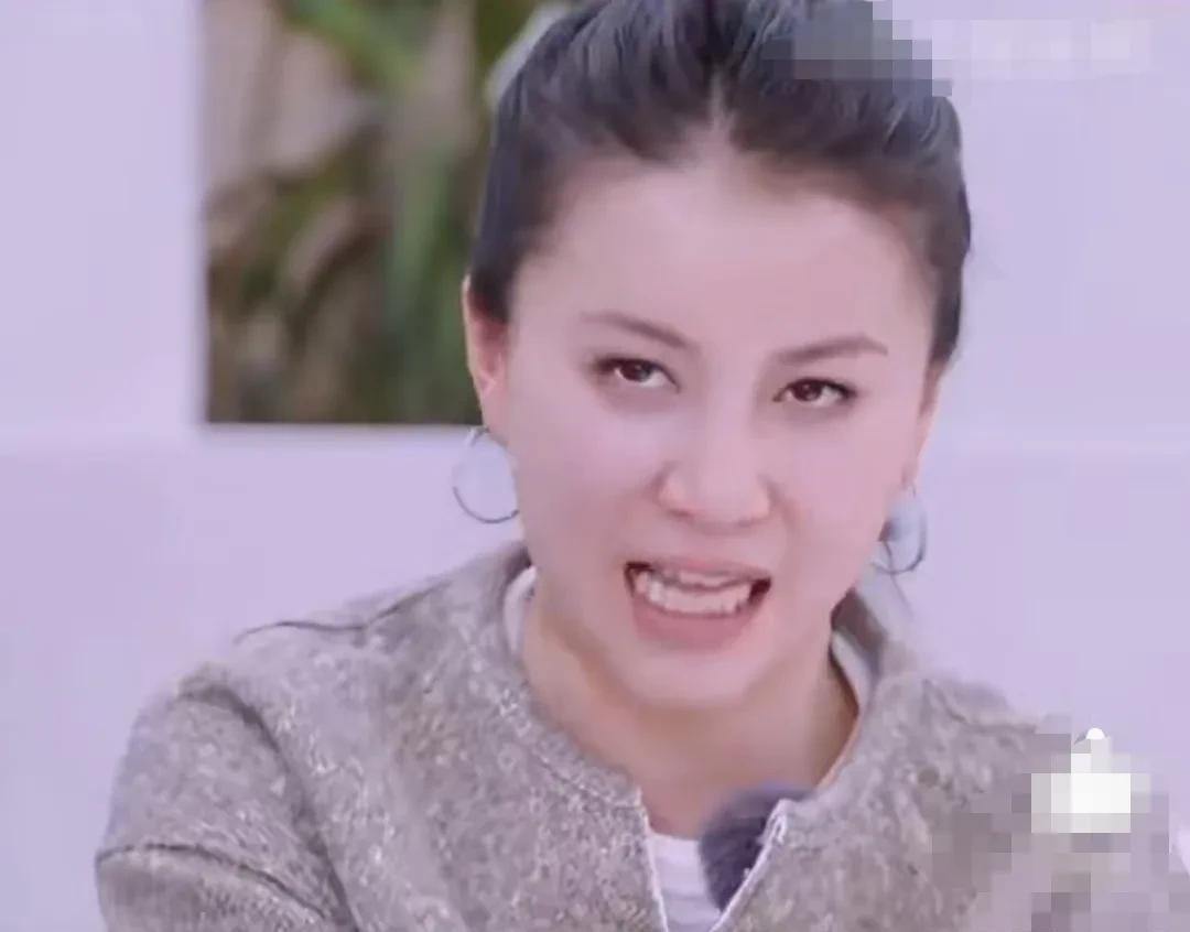李嘉格讲话真的好夸张，感觉有时候她说的话前言不搭后语的，可信度不高。
1：黄圣依