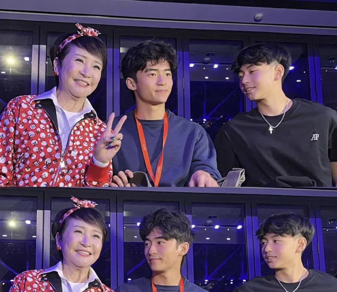 他们不止是富二代，还是星三代。爸爸是谢霆锋，妈妈是张柏芝。

哥哥lucas