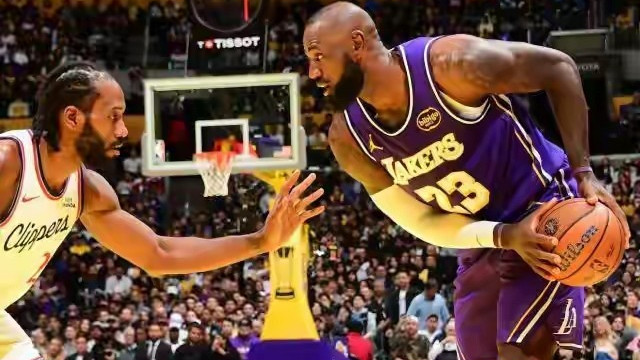 湖人3巨头齐爆发，詹姆斯认清现实，东契奇创3纪录