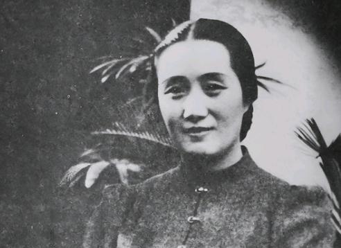 1914年，27岁军官要给14岁妓女赎身，打算花3万块向老鸨要人，他正准备付钱，