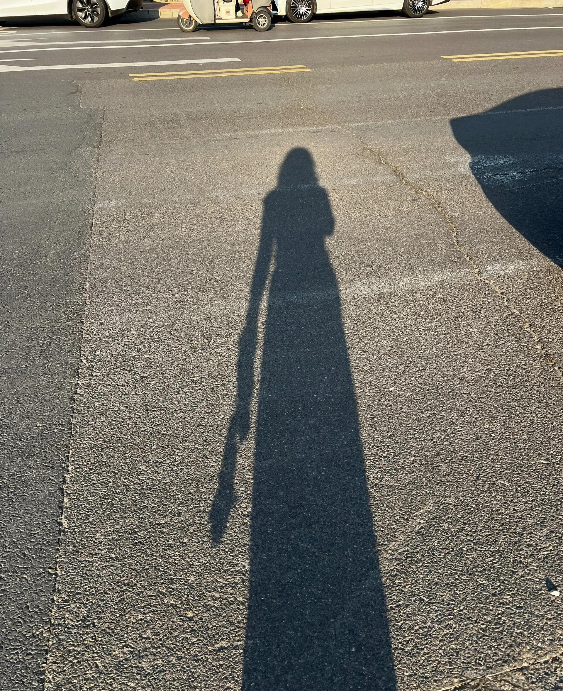 昨晚上听大学同学讲了个奇葩故事，已婚女学员和教练好上了，老公竟转账五千息事宁人…