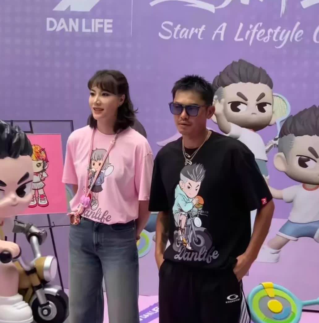说谢杏芳不想离婚，其实是看透了离与不离，本质上都是选择。
林丹当年那一跪，跪出