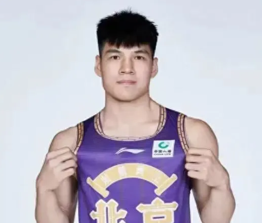 陈国豪🏀广州不是你唯一选项，
张庆鹏🏀或是你的另一个选择

个人估测广州队提