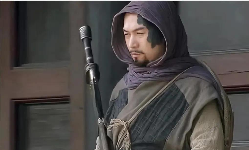 青面兽杨志绝对是没苦硬吃的典型。
水浒中，高俅曾经骂杨志，“十个制使运花石纲，九