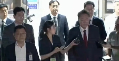 韩国媒体报道：尹锡悦的新房间只有9平方，有一台小风扇，没有空调这可能是历届名人中