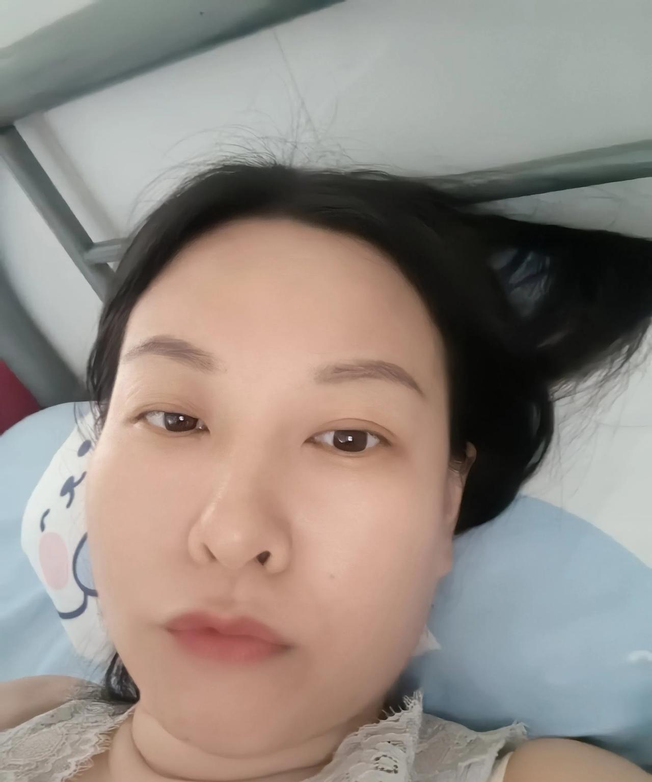 我不想一个人做饭，不想一个人吃饭，一个人吃饭不香，容易吃撑，要么就饿肚子
今天停