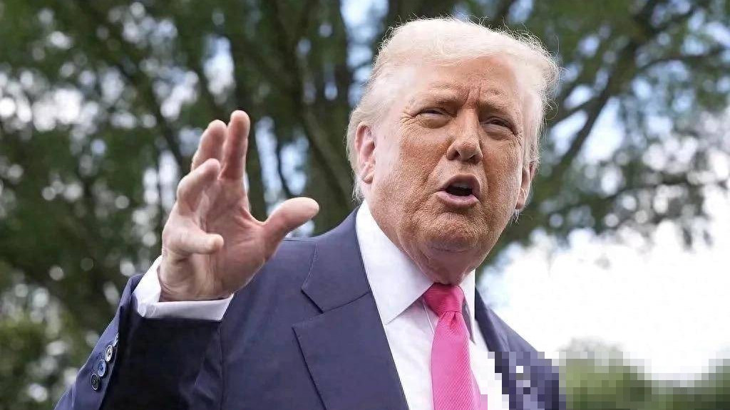 特朗普骂美联储主席鲍威尔“很糟糕”，却又不解雇，为了啥？