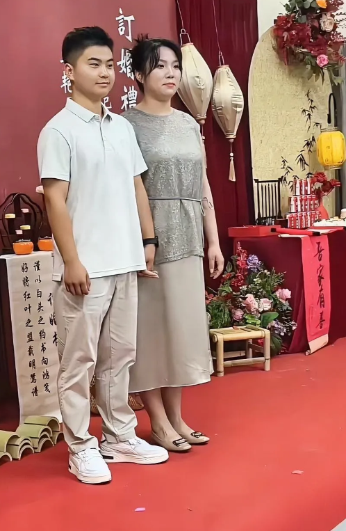 订婚宴，祝福一对新人永结同心…