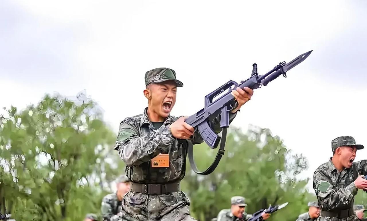 在九十年代末期，我所在的空军某场站（正团级单位），有一名连职干部考上了空军某院校