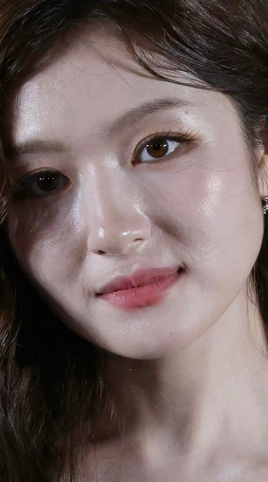 李兰迪的怼脸生图，状态超可以的，nice的！