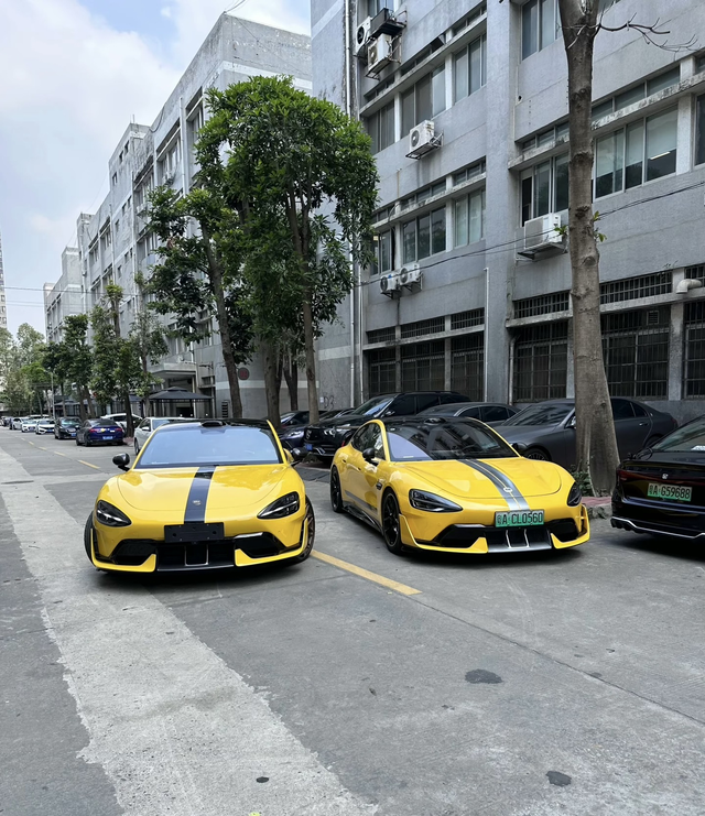 二十万VS五十万，气质上不输
这样咋选？？选红米su7ultra，还是小米su7