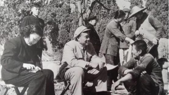 67年朱德的扁担改成林彪的扁担，朱德笑称：可以先借给他用几天