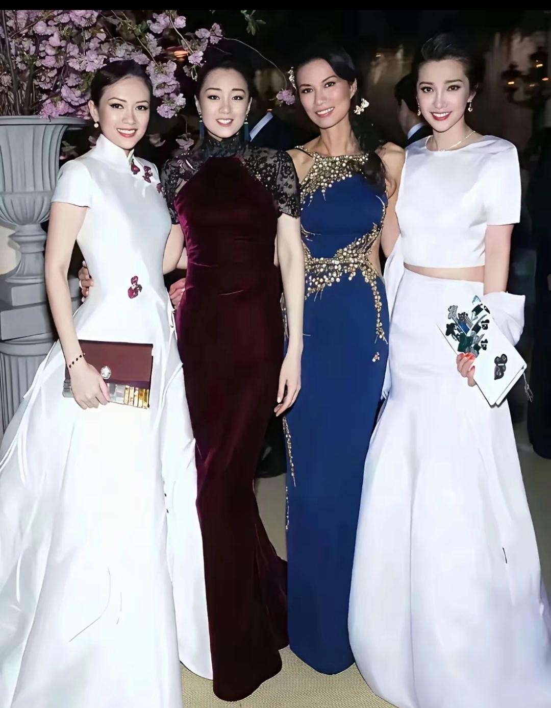 那个时候大家穿着都挺保守的，不过章子怡、巩俐、邓文迪、李冰冰这四个女人，每个人都