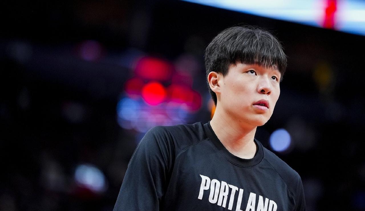 11分钟垃圾表现仍获重用，杨瀚森遭冷遇引争议
NBA赛场再现离谱轮换，乐福登场1