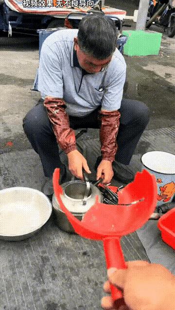 大爷生意是做大了，还能卖钱呢就这样给扔了[呲牙]