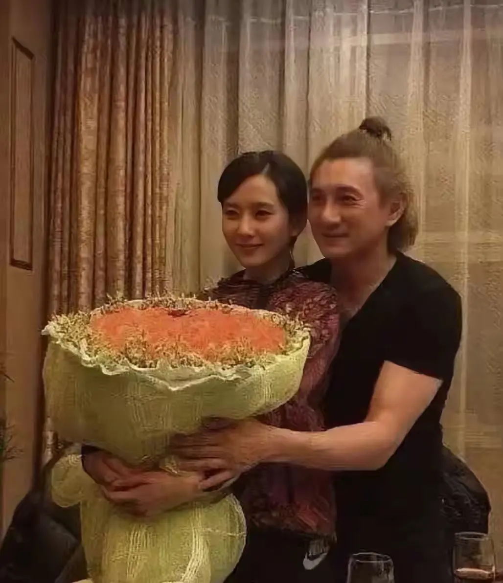 吴奇隆刘诗诗也有父女感了！