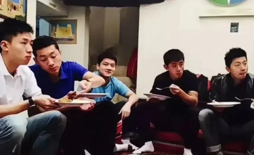 竟然有人问我，
如果这5个人打团队赛，
能不能打赢国际明星队，
我这么跟你说吧，