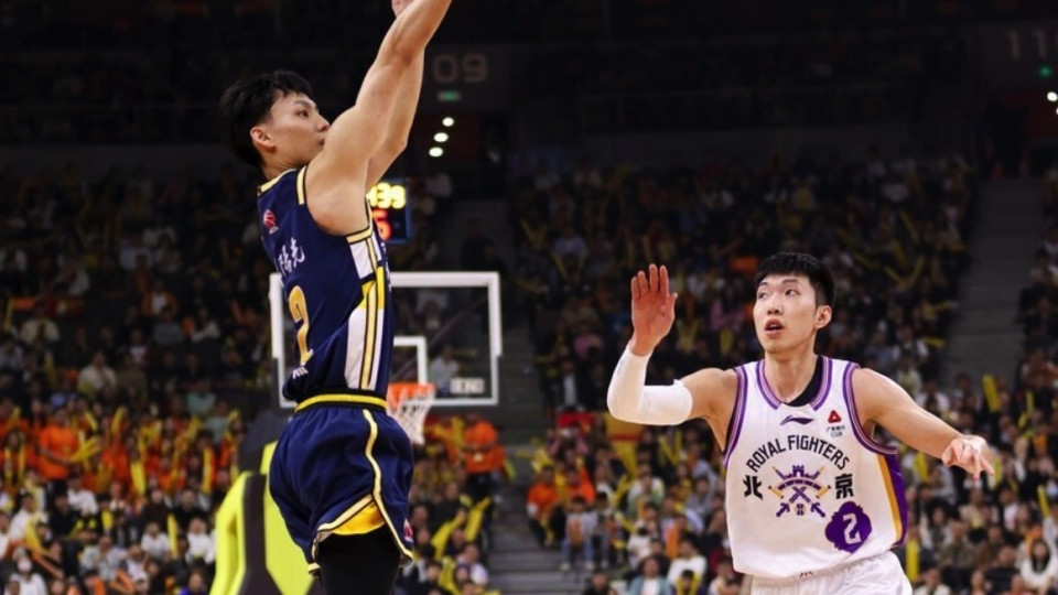 胡明轩18+8，徐杰5分背后有隐情，杜锋战术体系遭遇挑战！