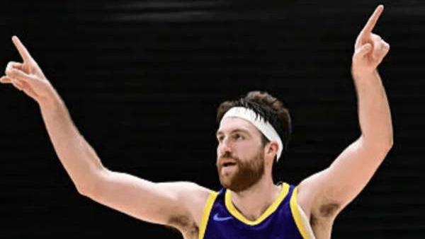 从板凳末端到轮换：蒂米抛投、策应、三分成球队惊喜，激活湖人内线